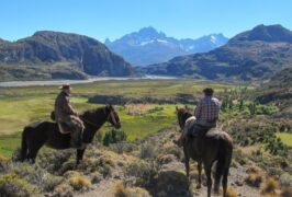 Chile patagonia aysen carretera austral chalet cerro castillo horse riding