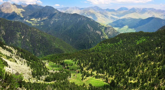 Spain pyrenees amazing view of valley in national park aiguestortes in spain