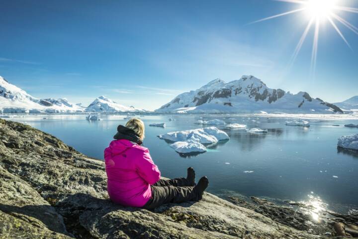 Antarctica enjoying the view c Fotografie Dietmar Denger Oceanwide Expeditions